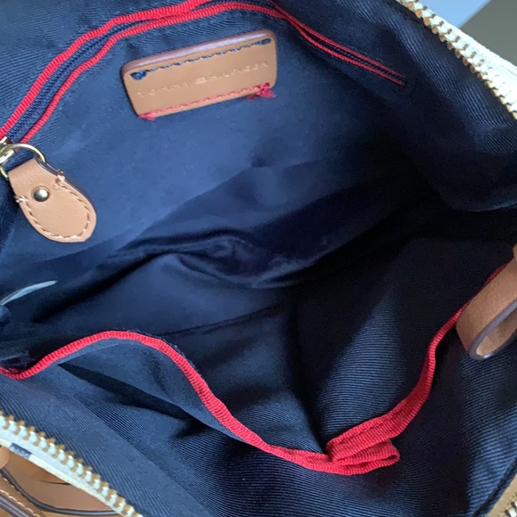 Tommy Hilfiger TH Graphic Fabric Crossbody Handbag - Picture 4 of 6